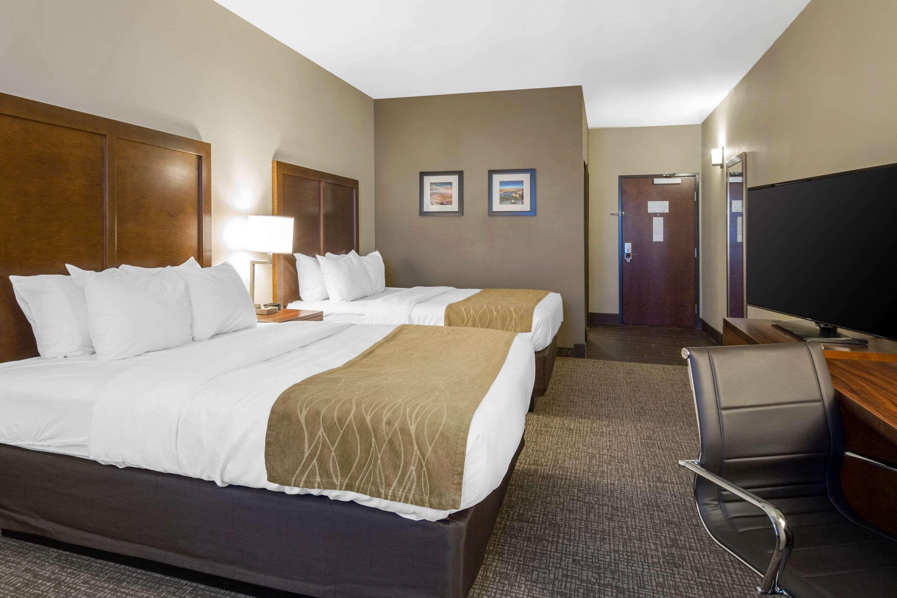 Comfort Inn & Suites Edgewood Exterior foto