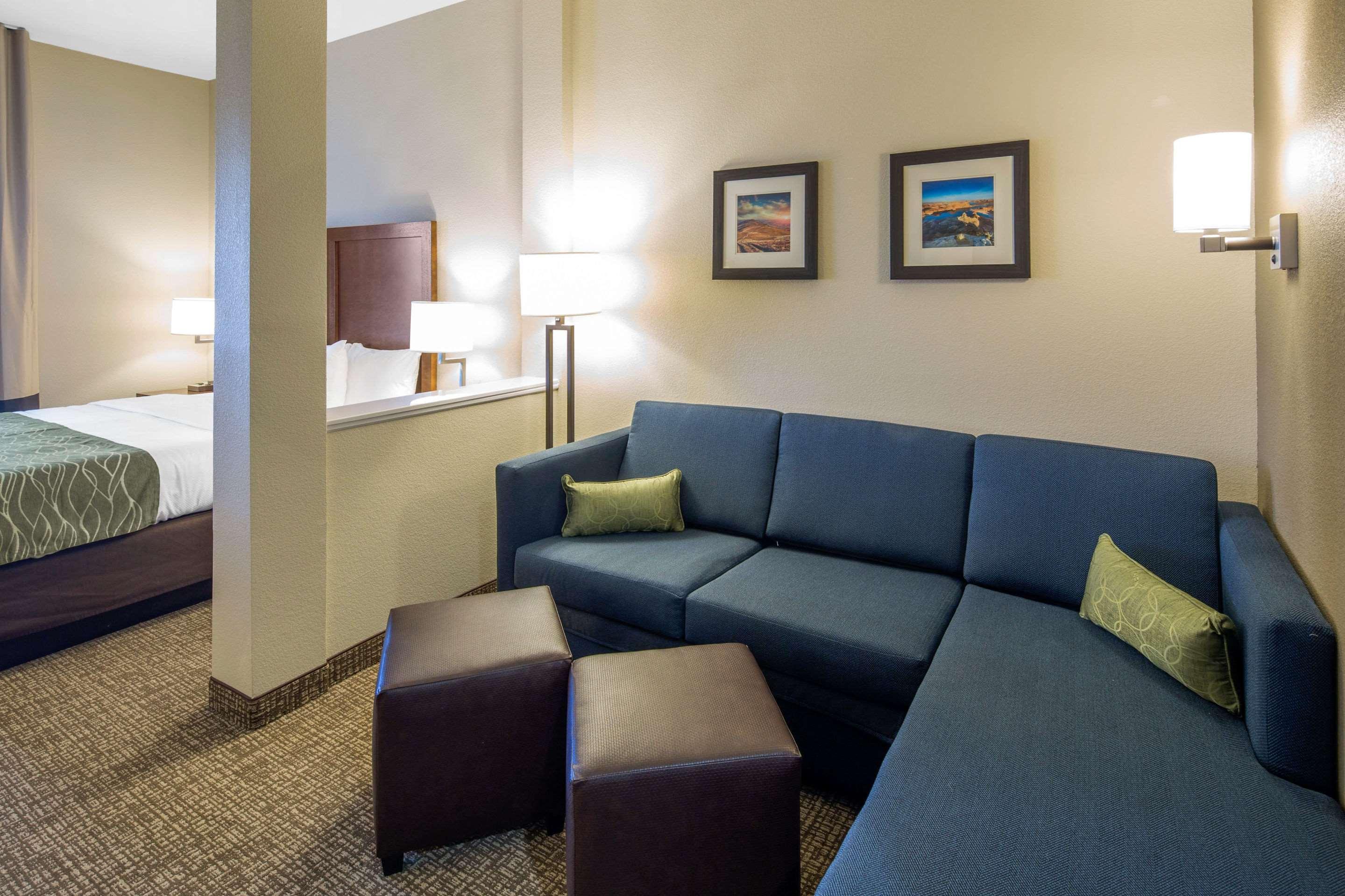 Comfort Inn & Suites Edgewood Exterior foto